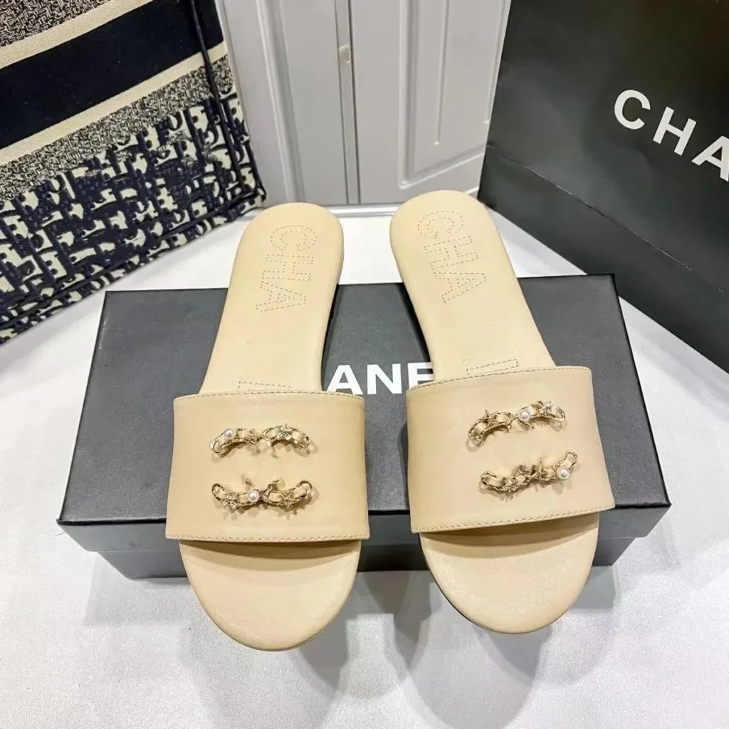 Women's Embroidered Leather Slippers , Spring/Summer Fashion Footwear, Elegant Outdoor & Indoor Comfort