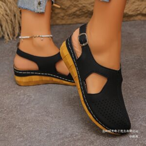 Lightweight Slippers With A Thick Sole And Buckle-strap Design