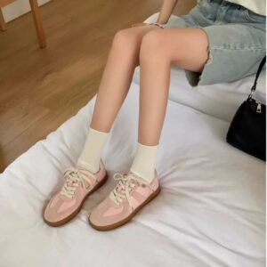New Womens Versatile Korean-style Retro Patchwork Flat Shoes With A Round Toe And Lace-up Design