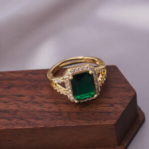 Zircon-studded Sparkling Ring