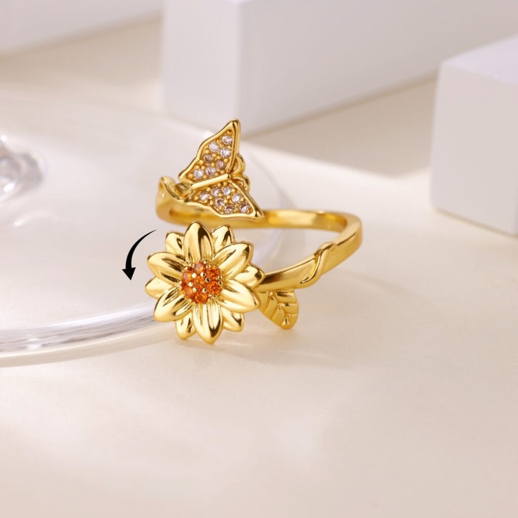 Womens Versatile Creative Ring With A Rotating Design
