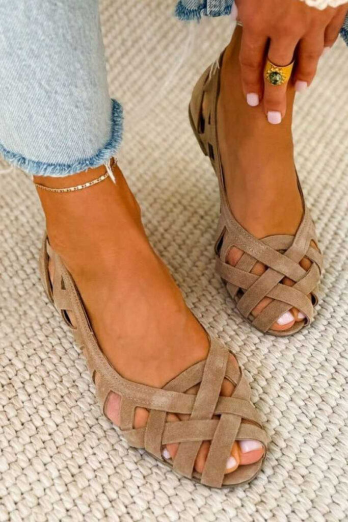 Womens Hollowed-Out Birds-Nest Sandals Fashionable Flat And Breathable