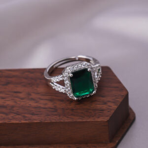 Zircon-studded Sparkling Ring