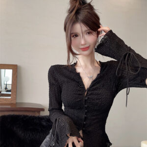 Figure-flattering Short Innerwear Base Cardigan Top