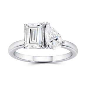 A Luxurious And Fashionable Minimalist Jewelry Ring Featuring Top-quality Moissanite, Made Of S925 Silver Electroplated With Platinum.