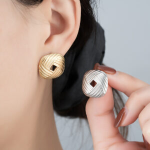 1 Pair New Vintage Luxury All-Match Women's Stud Earrings, Light Luxury Personality Trendy Exaggerated Geometric Earrings Jewelry
