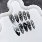 Gradient Shimmering Handmade Pressed Almond-shaped False Nails