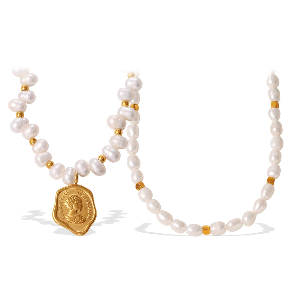 Light Luxury Niche Design Geometric Pendant Clavicle Chain Women’s Advanced Retro Pearl Necklace