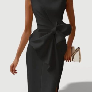 Mid-length Fitted Dress With A Cinched Waist And Bow Detail