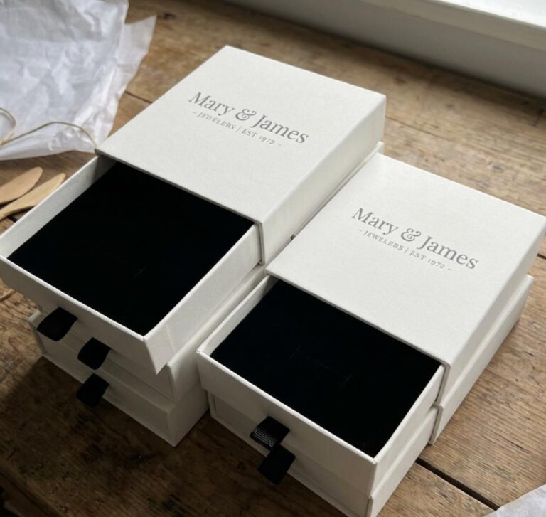 Pull-out Black Box