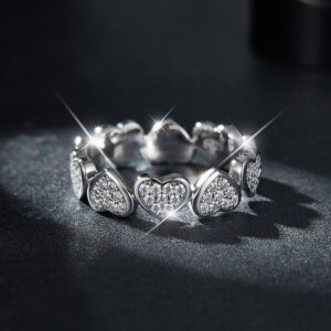 The Love String - A Luxurious And Fashionable Light Luxury Trend Jewelry Silver Ring Set With Top-quality Moissanite. It Is Made Of S925 Silver Electroplated With Platinum.