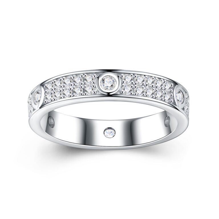 A Luxurious And Fashionable Minimalist Jewelry Ring Featuring Top-quality Moissanite, Made Of S925 Silver Electroplated With Platinum.
