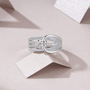 A Luxurious And Fashionable Minimalist Jewelry Ring Featuring Top-quality Moissanite, Made Of S925 Silver Electroplated With Platinum.