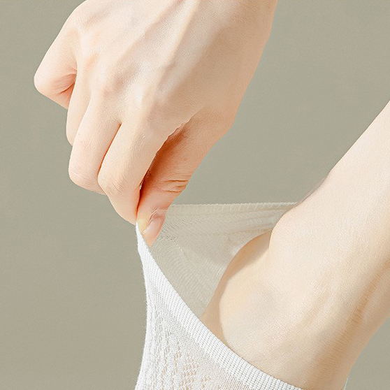 Women’s Summer Mesh Thin Invisible Socks Solid Color Breathable Low-Top Silicone Non-Slip No-Slip Short Socks