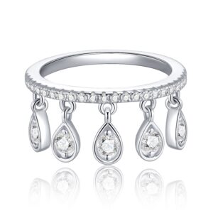 A Luxurious And Fashionable Minimalist Jewelry Ring Featuring Top-quality Moissanite, Made Of S925 Silver Electroplated With Platinum.