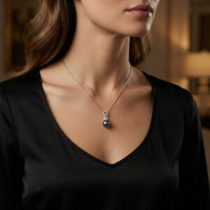 925 Sterling Silver Elegant Tahitian Black Pearl Pendant Necklace with Brilliant Diamond Accents