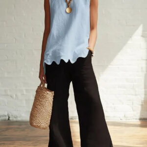 Crew-neck Sleeveless Shirt With A Wave Hem