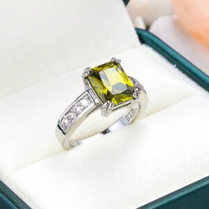 Women's Simple Square Zircon Ring