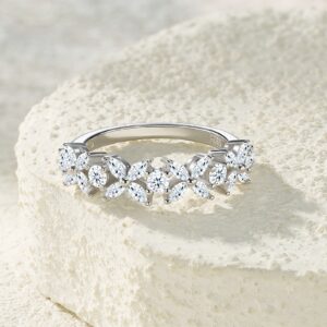 The Lucky Leaf - A Luxurious And Fashionable Minimalist Jewelry Ring Set With Top-quality Moissanite, Made Of S925 Silver Electroplated With Platinum.