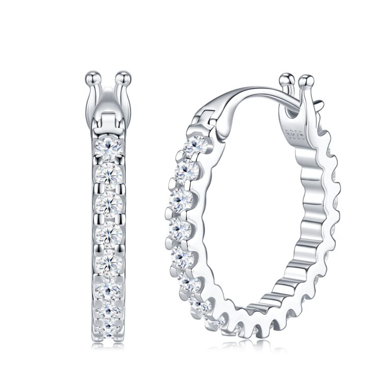 A Luxurious And Fashionable Minimalist Jewelry Earring Set Featuring Top-quality Moissanite Stones, Made Of S925 Silver Electroplated With Platinum.