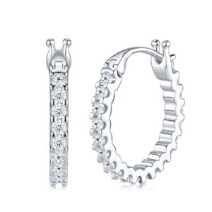 A Luxurious And Fashionable Minimalist Jewelry Earring Set Featuring Top-quality Moissanite Stones, Made Of S925 Silver Electroplated With Platinum.