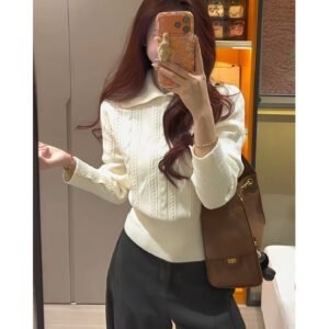 Laid-back Innerwear Mock-neck Slimming Pullover Sweater