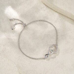 A Luxurious And Fashionable Minimalist Jewelry Bracelet Featuring Top-quality Moissanite, Made Of S925 Silver Electroplated With Platinum.