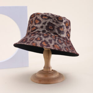 Printed Leopard Print Wide-brimmed European-style Fashionable Flat-top Fisherman Hat, Suitable For Outdoor Shopping Outings.