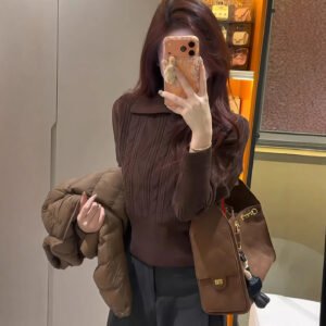Laid-back Innerwear Mock-neck Slimming Pullover Sweater