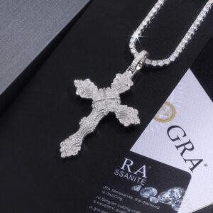 A Luxurious And Fashionable Minimalist Jewelry Pendant Necklace Featuring Top-quality Moissanite, Made Of S925 Silver Electroplated With Platinum.