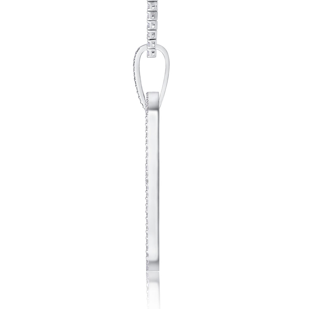 A Luxurious And Fashionable Minimalist Jewelry Pendant Necklace Featuring Top-quality Moissanite, Made Of S925 Silver Electroplated With Platinum.