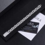 A Luxurious And Fashionable Minimalist Jewelry Bracelet Featuring Top-quality Moissanite, Made Of S925 Silver Electroplated With Platinum.