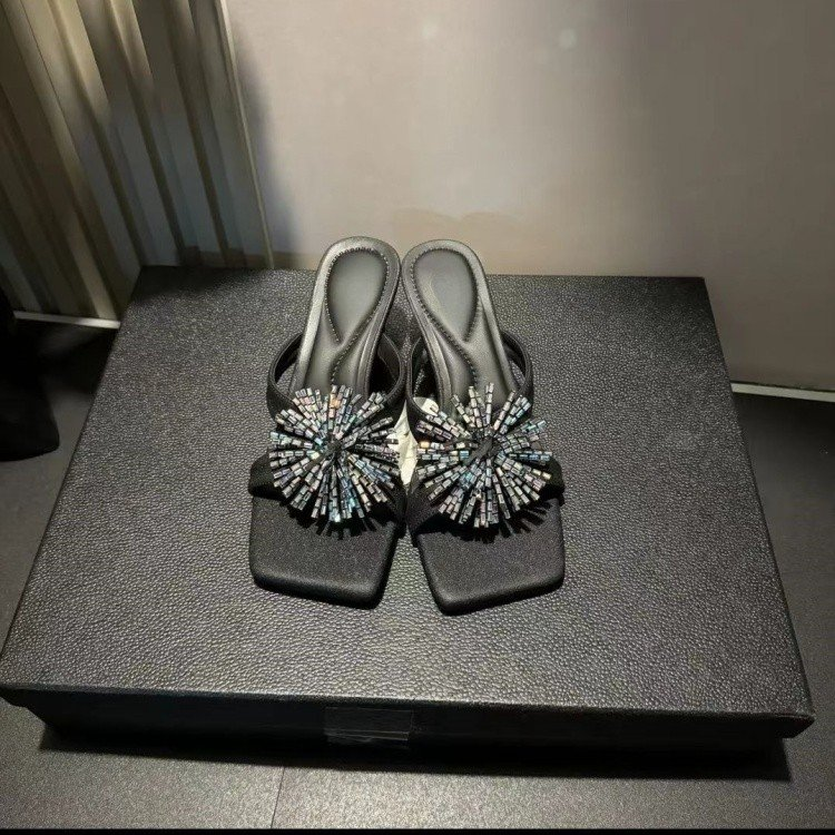 2026 Spring-Summer Fashion Firework Rhinestone Chain High-End Design Influencer Outdoor Wear Non-Slip Square Toe High Heel Sandals - Image 5