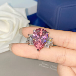 Minimalist Stylish Teardrop Gem Ring For Women, Large Water Drop Diamond, Niche Design, Light Luxury Retro Finger Band