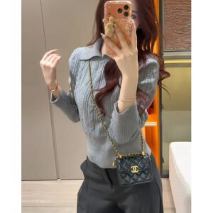 Laid-back Innerwear Mock-neck Slimming Pullover Sweater