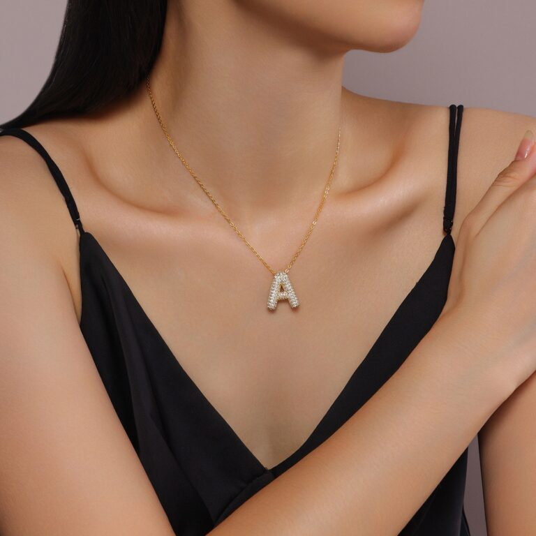 Bubble Letter – L-shaped Pendant Set With Top-quality Moissanite, Featuring Luxurious And Fashionable Light Luxury Trend Jewelry And Silver Accessories. It Is Made Of S925 Silver Electroplated With Go