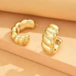 Ins Viral Luxury Earrings, High-End Beach Vacation Style, Geometric Bold Studs & Hoops For Women