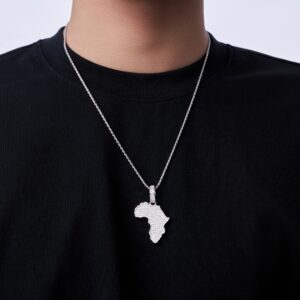 A Luxurious And Fashionable Minimalist Jewelry Pendant Necklace Featuring Top-quality Moissanite, Made Of S925 Silver Electroplated With Platinum.