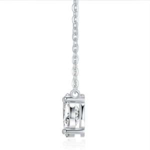 A Luxurious And Fashionable Minimalist Jewelry Pendant Necklace Featuring Top-quality Moissanite, Made Of S925 Silver Electroplated With Platinum.
