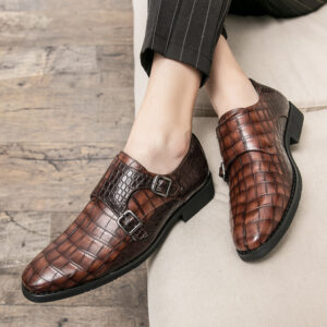 British-style Mens Leather Shoes With A Square Toe And Embossed Pattern