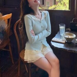 Gentle-style Lace Doll-collar Knit Sweater