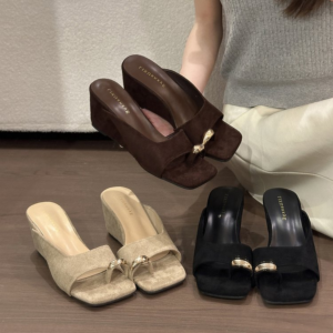 Elegant Premium Square Toe Metal Buckle Toe Loop Slide Sandals For Women, Minimalist Suede Designer Casual Mule Slippers