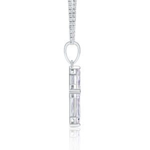 A Luxurious And Fashionable Minimalist Jewelry Pendant Necklace Featuring Top-quality Moissanite, Made Of S925 Silver Electroplated With Platinum.