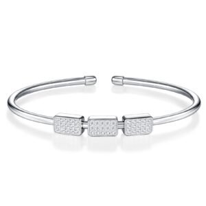 A Luxurious And Fashionable Minimalist Jewelry Bracelet Featuring Top-quality Moissanite, Made Of S925 Silver Electroplated With Platinum.