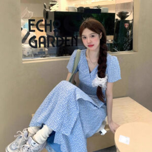 Women’s Blue Floral V-Neck Casual Dress