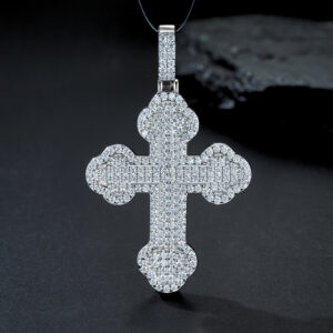 A Luxurious And Fashionable Minimalist Jewelry Pendant Necklace Set With Top-quality Moissanite, Made Of S925 Silver Electroplated With Platinum.