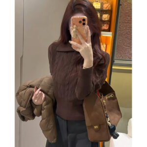 Laid-back Innerwear Mock-neck Slimming Pullover Sweater