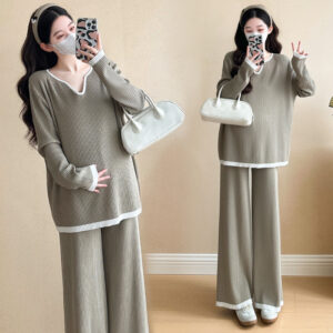 Contrast-color Knitted Top Spring Outfit Laid-back Style Two-piece Set