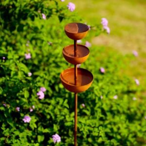 Garden Rust-Style Rainwater Collector Decor