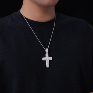 A Luxurious And Fashionable Minimalist Jewelry Pendant Necklace Set With Top-quality Moissanite, Made Of S925 Silver Electroplated With Platinum.